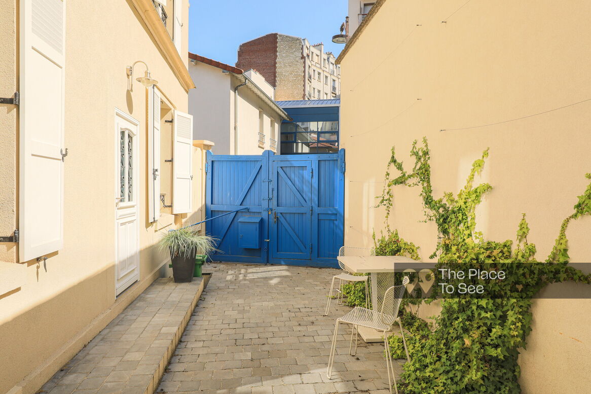 Cour