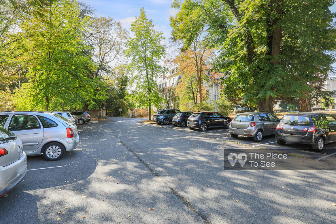 Parking Exterieur