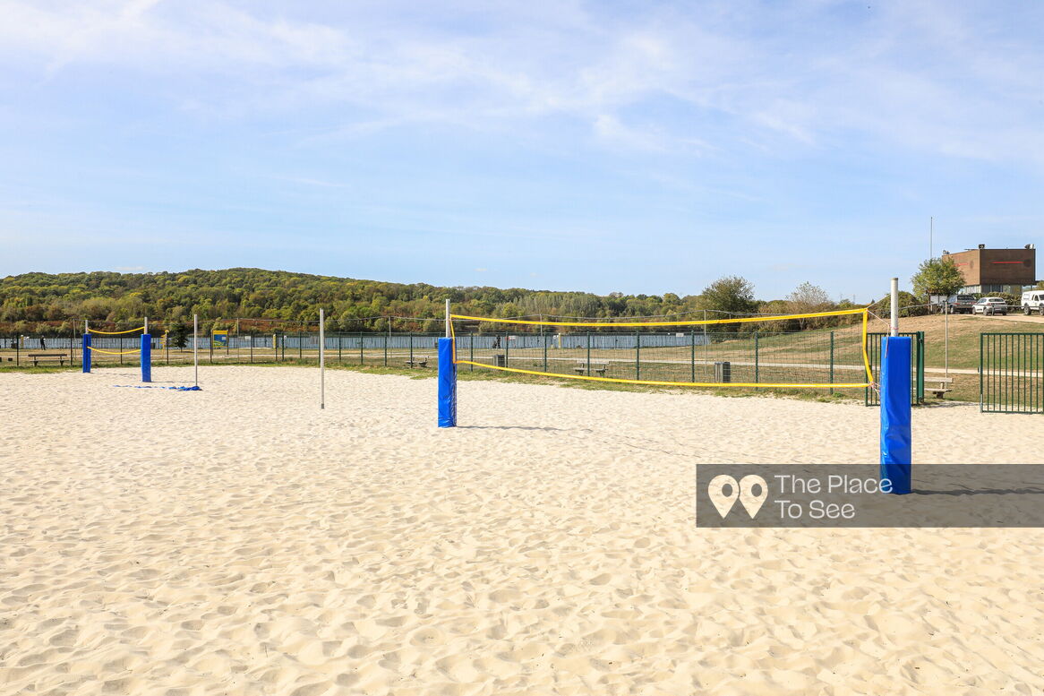 Terrain de sport extérieur
