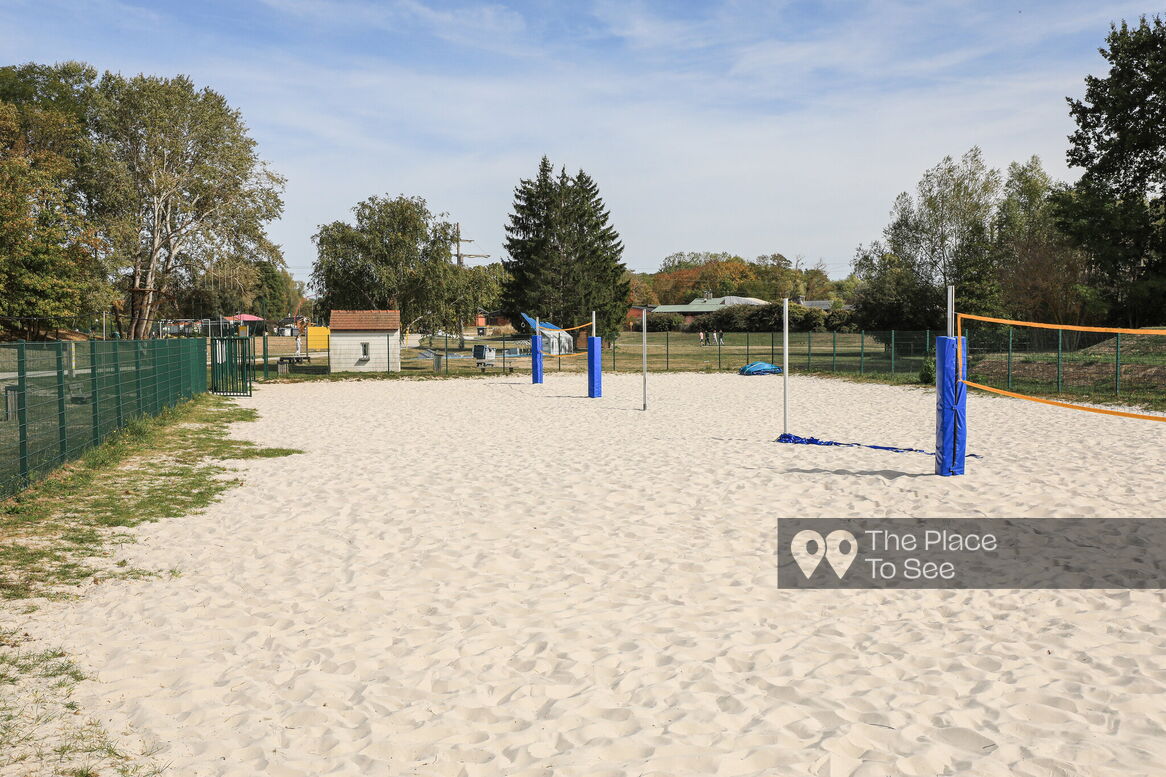 Terrain de sport extérieur