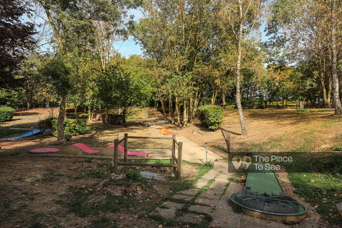 Terrain de sport extérieur