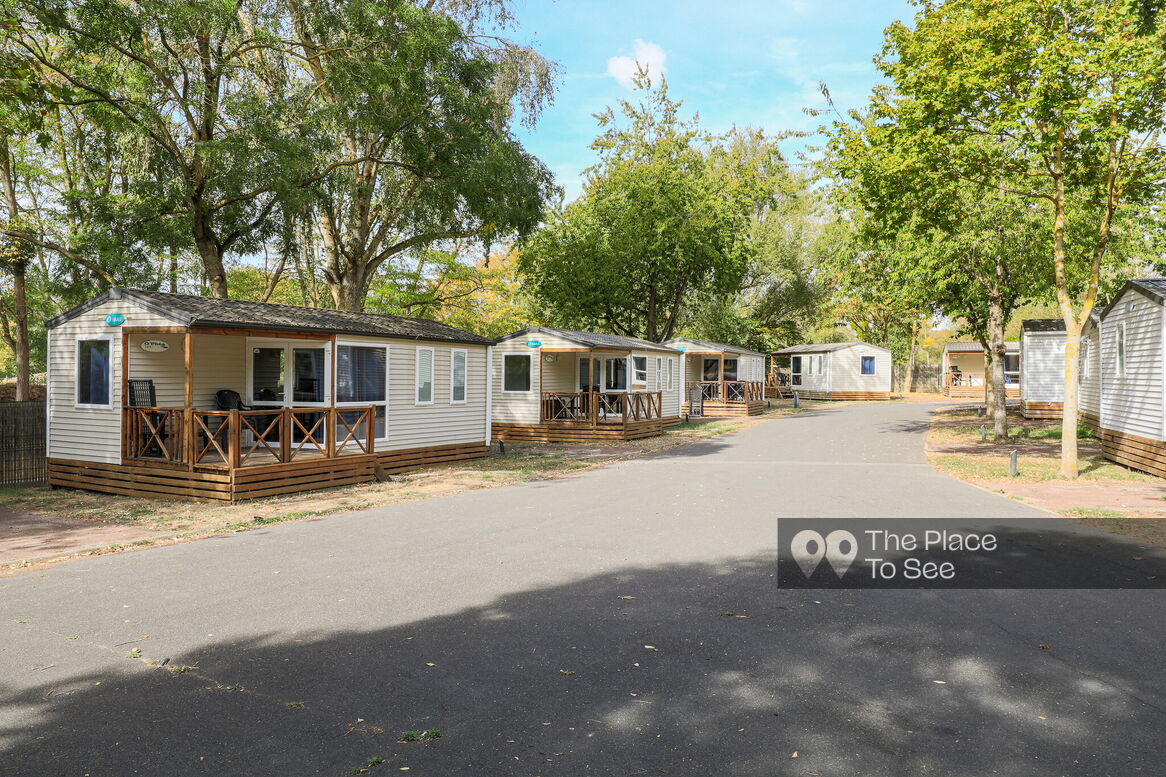 Allée des bungalows