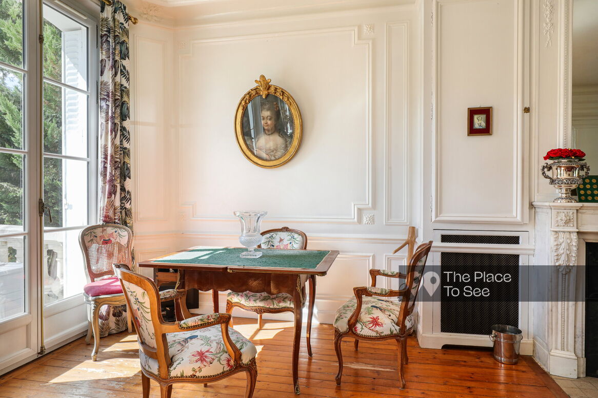 Salon