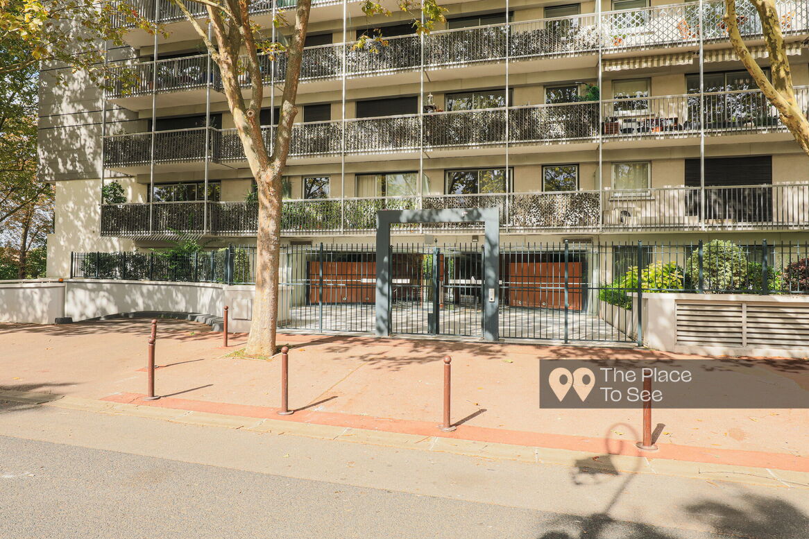 Façade