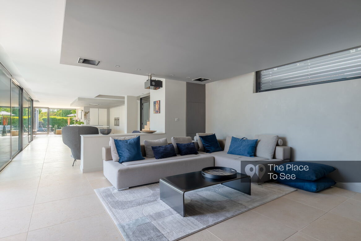 Home Cinema