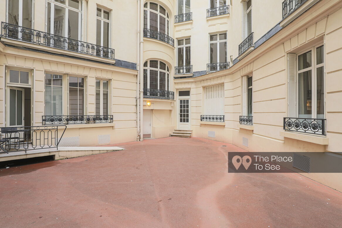 Cour