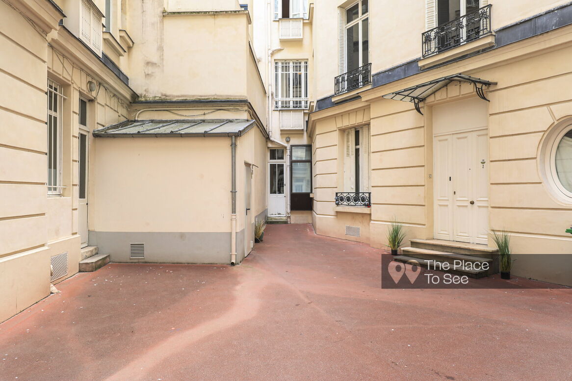 Cour