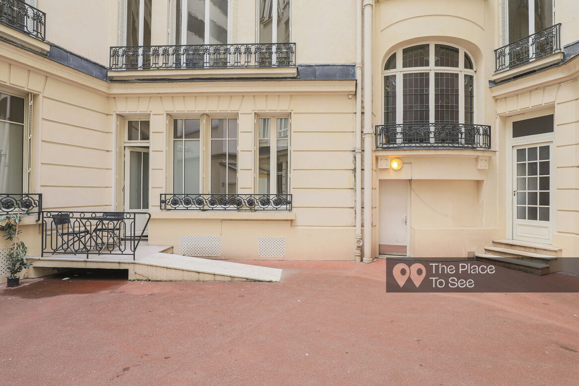 Cour