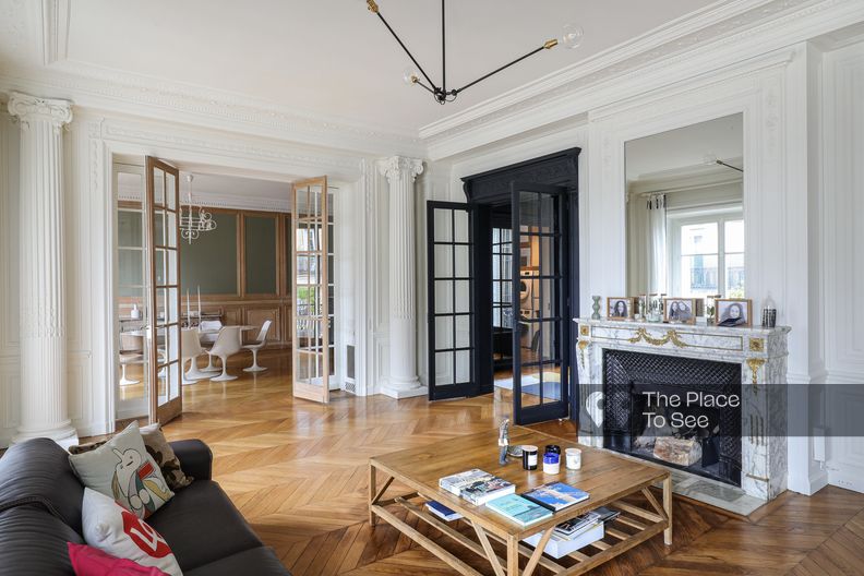 Parisian apartment with Doric columns