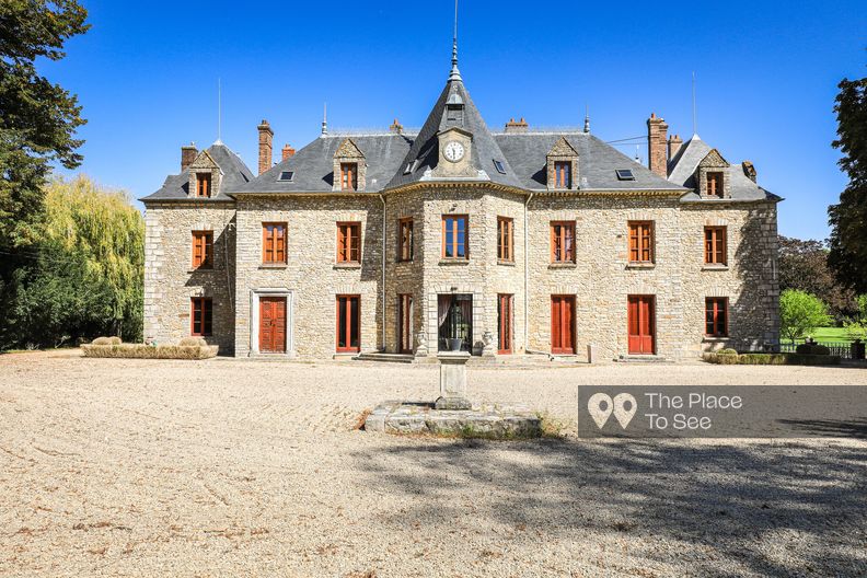 Château XVIIe au coeur d'un parc de 38 hectares 
