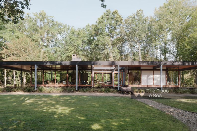 Magnifique maison d'architecte des années 60 entourée d'arbres