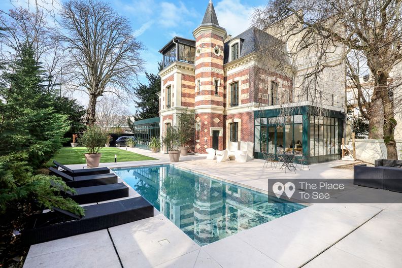 Early 20th century manor completely renovated with swimming pool