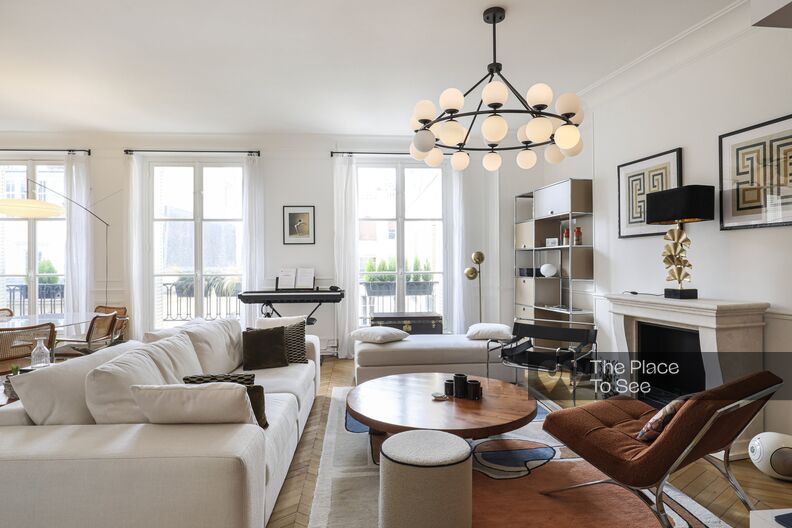 Elegant and modern Parisian apartment