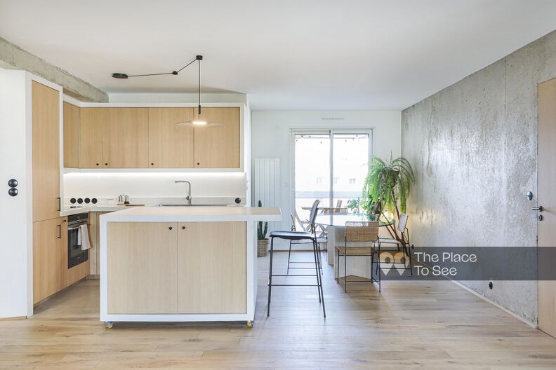 Sober and clean renovated apartment