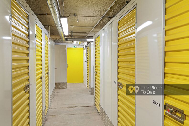 Storage unit in Paris