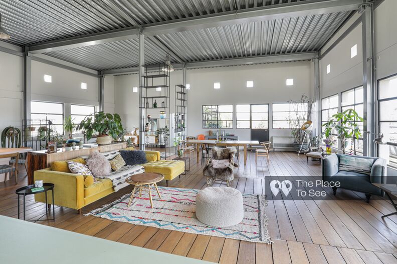 Huge penthouse loft with terrace and rooftop