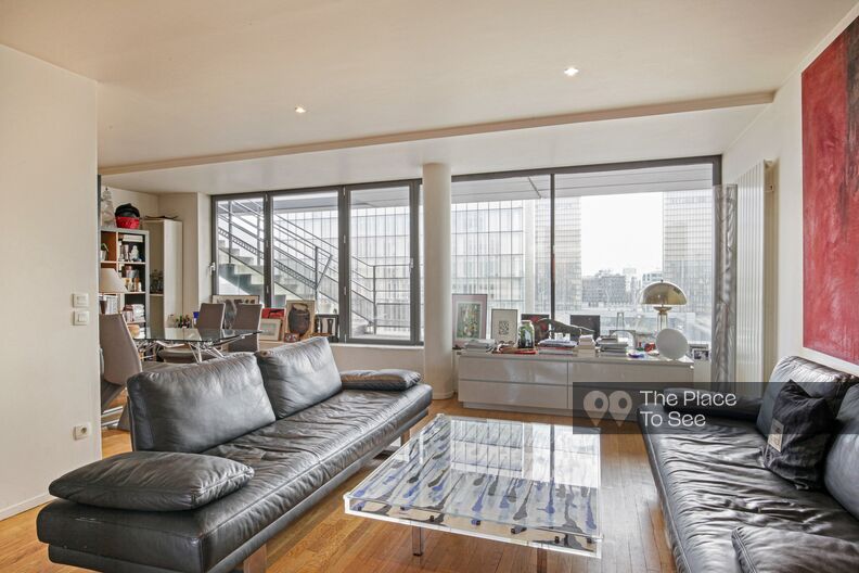 Eighties style penthouse with rooftop 