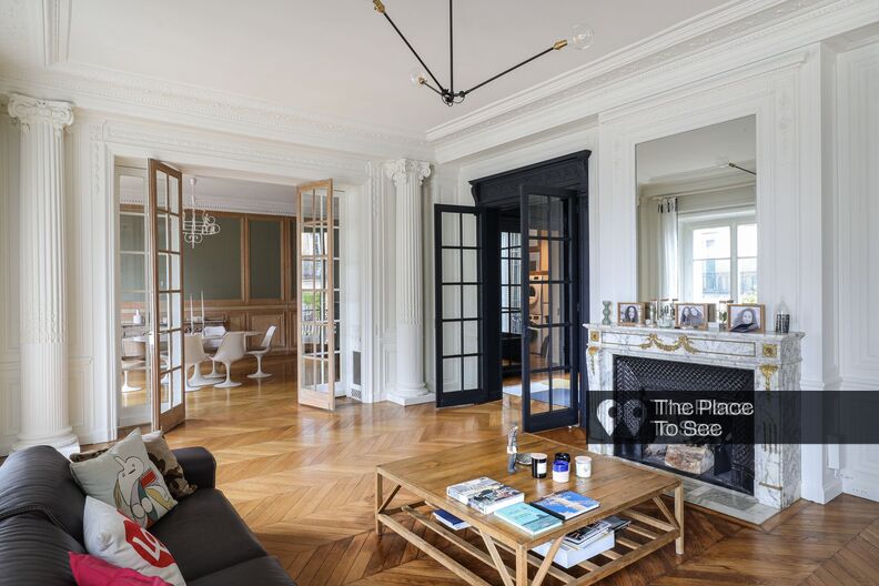 Parisian apartment with Doric columns