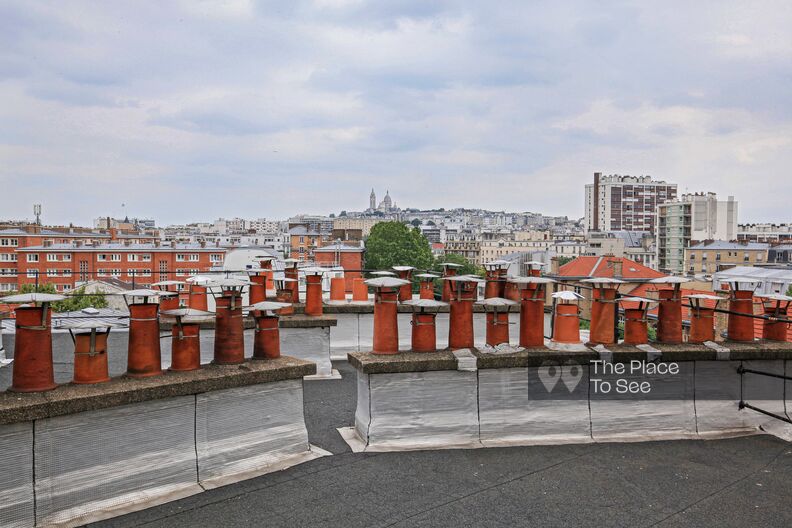 Parties communes d'un immeuble classique parisien
