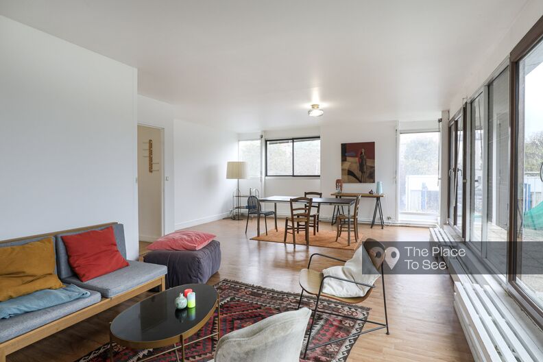 Small and simple modern apartment