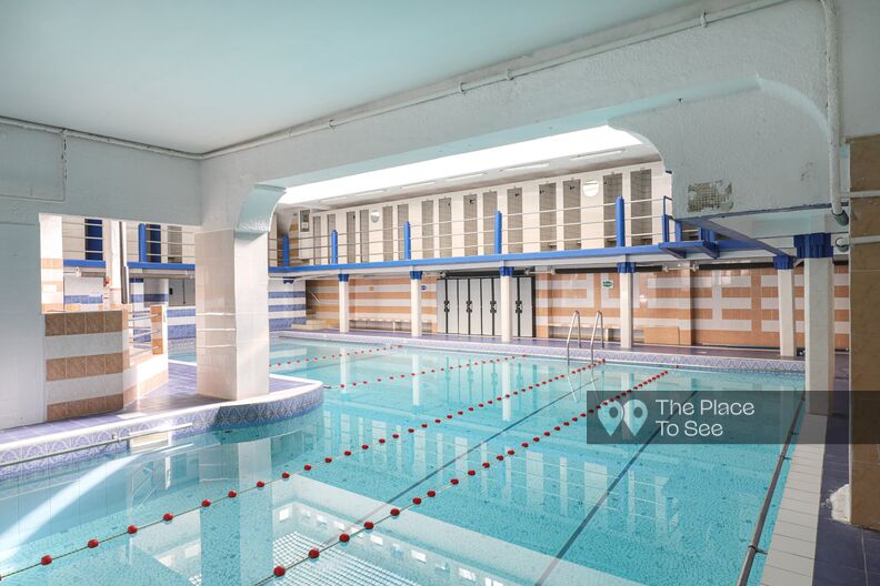 Art Deco indoor swimming pool