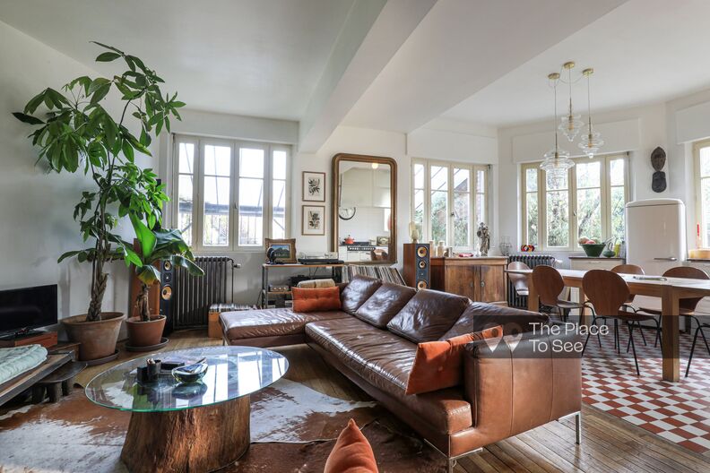 Maison en brique avec atelier de peintre