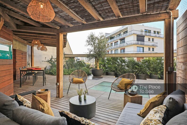 Triplex avec grande terrasse aménagée