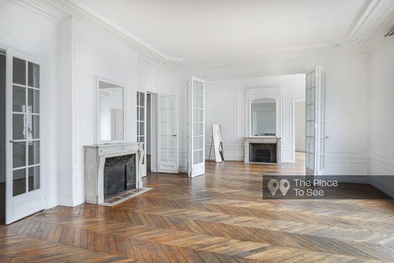 Empty Haussmannian triple reception rooms