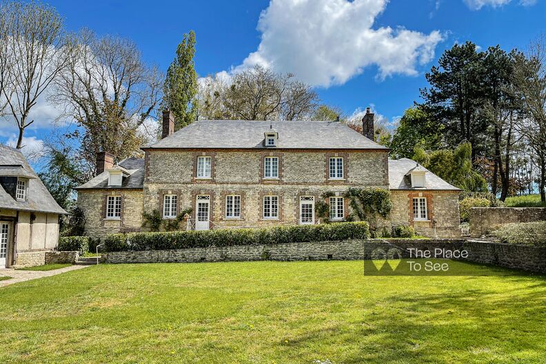 Countryside house with a pool and tennis court 