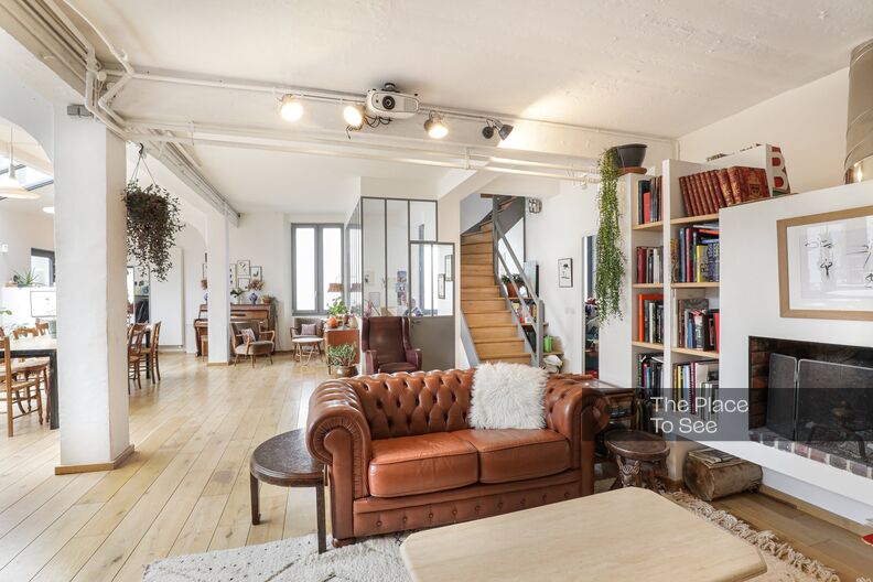 Maison loft bohème avec grande cour arborée