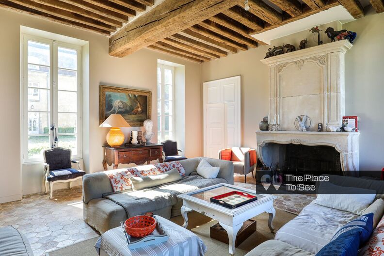 Classic and rustic apartment in a castle