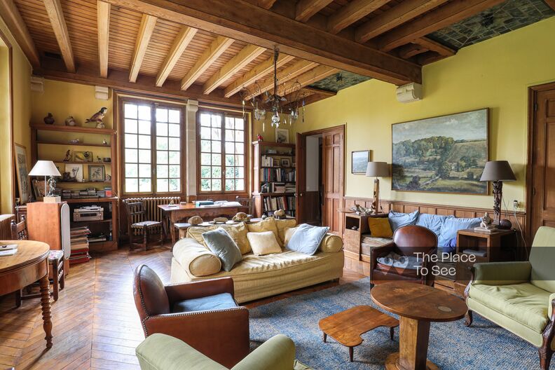 18th century mansion with stone wall and wooden interior
