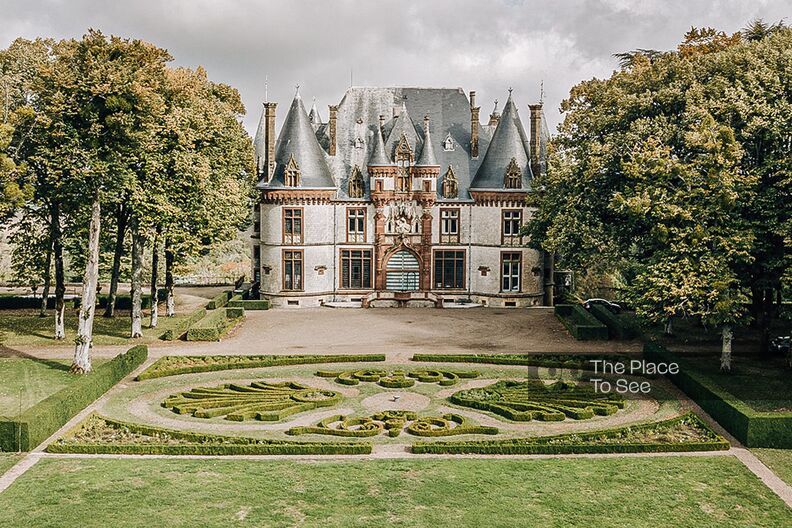 Estate with Neo-Gothic castle and 18th century castle