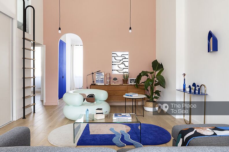 Petit appartement au design coloré et élégant