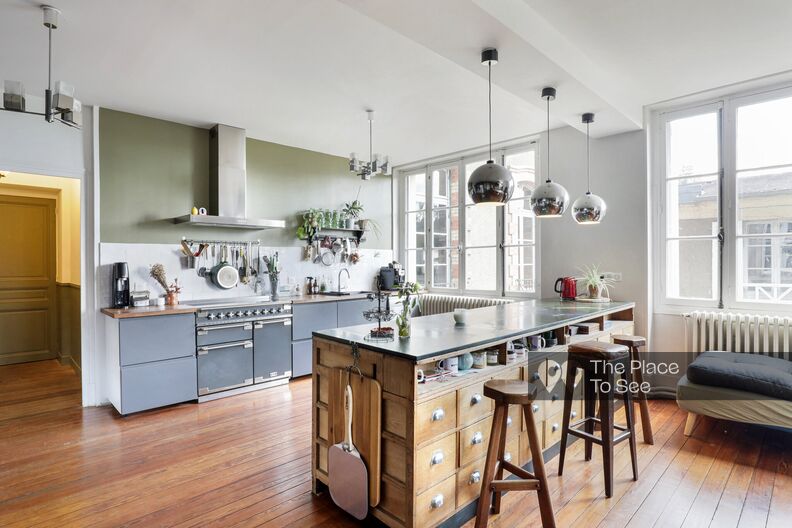 Old priory renovated in a vintage countryside loft