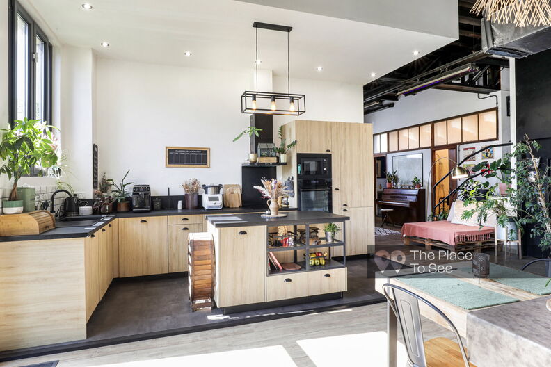 Industrial loft with a nice garden