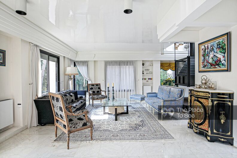 1980's architect house with luxe oriental style 