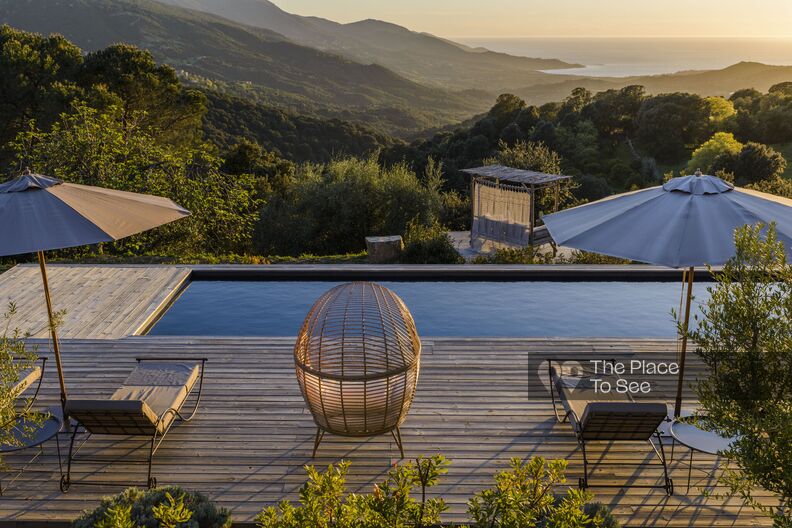Guest house with pool and beautiful view in Corsica