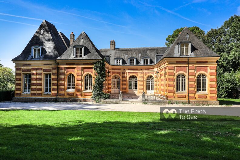 Castle with patinated empty rooms