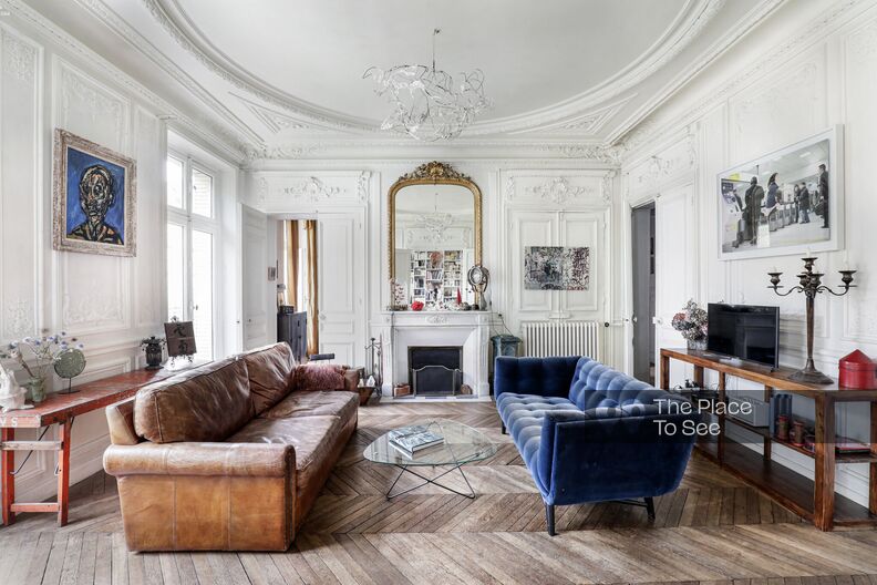 Haussmannian flat with bohemian decoration 