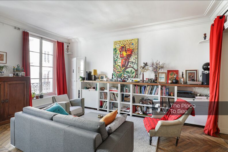 Appartement parisien coloré avec une belle cuisine