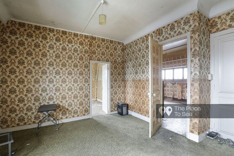 Empty apartment with wallpaper