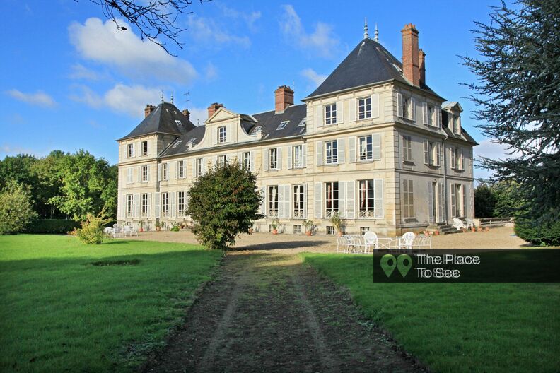 Superb furnished castle weathered by time