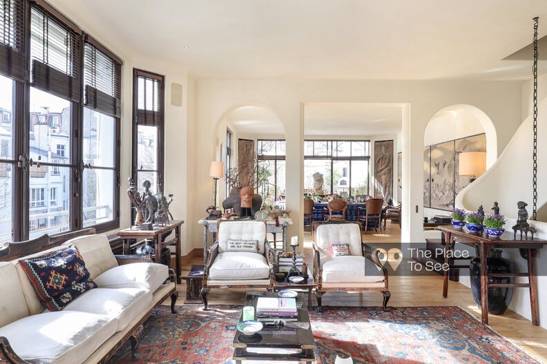 Exceptional triplex, a Tuscan flair in Paris