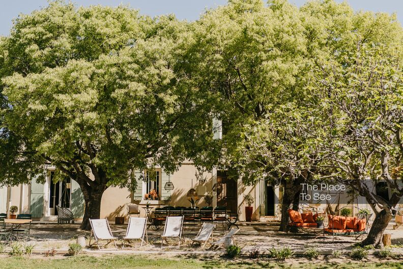 Bastide from 1870 renovated in the heart of a Provençal village