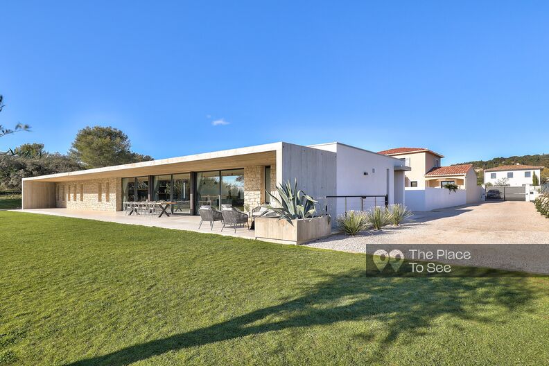 Maison d'architecte de plain-pied en béton