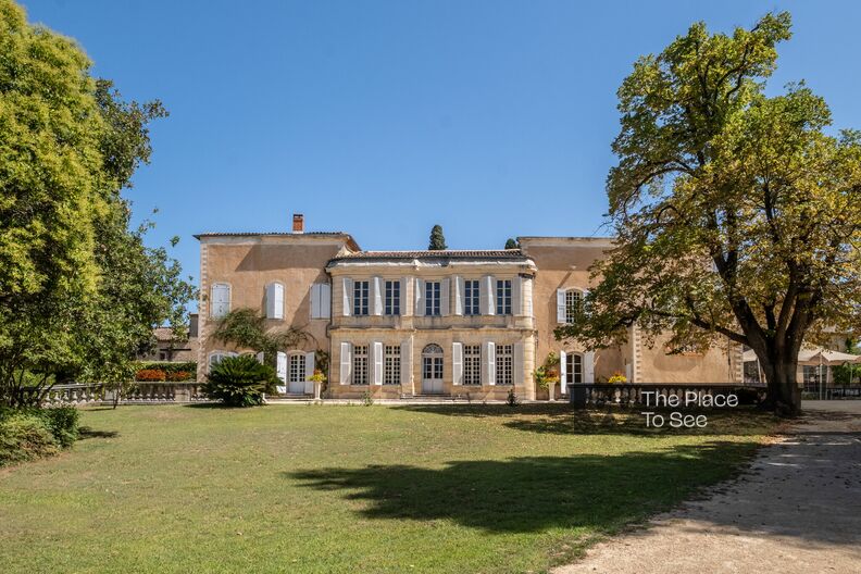 Renovated and contemporary luxury estate