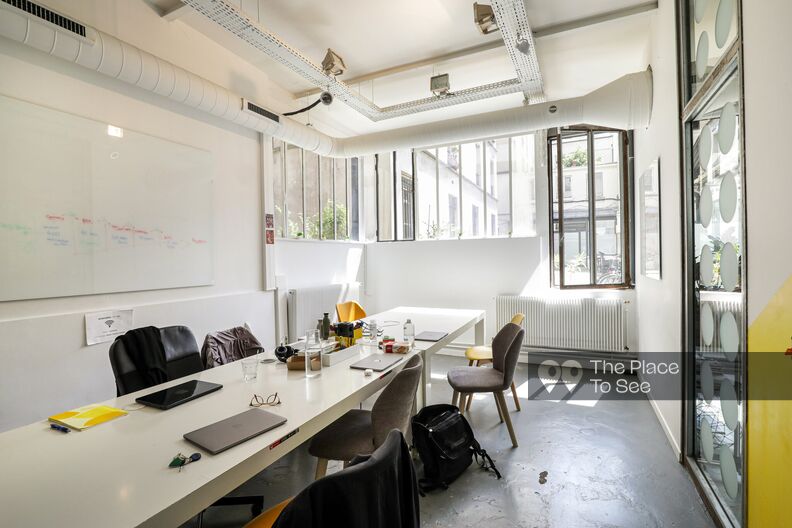 Industrial and refined open space industrial white Eiffel 