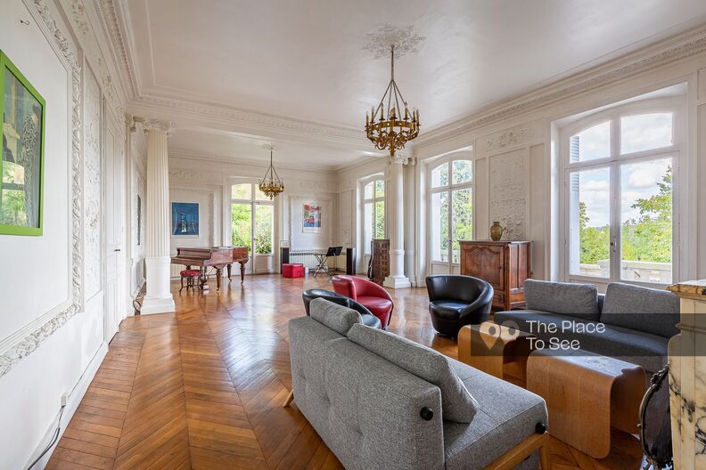 Superb 19th century manor with beautiful volumes