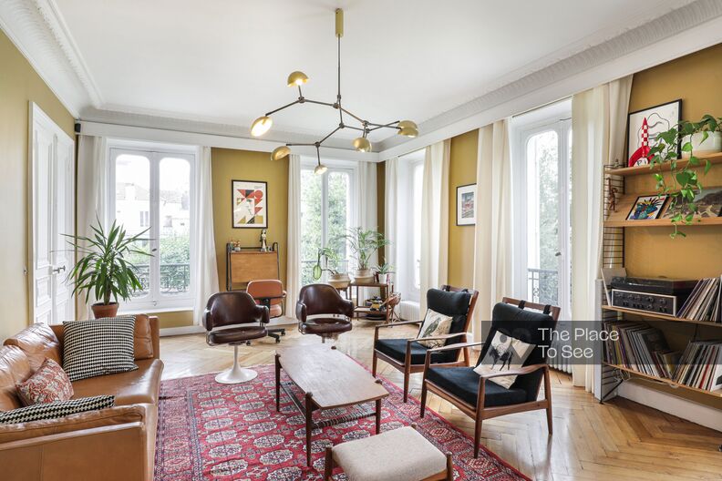 Hôtel Particulier avec une verrière belle époque sur cour et jardin